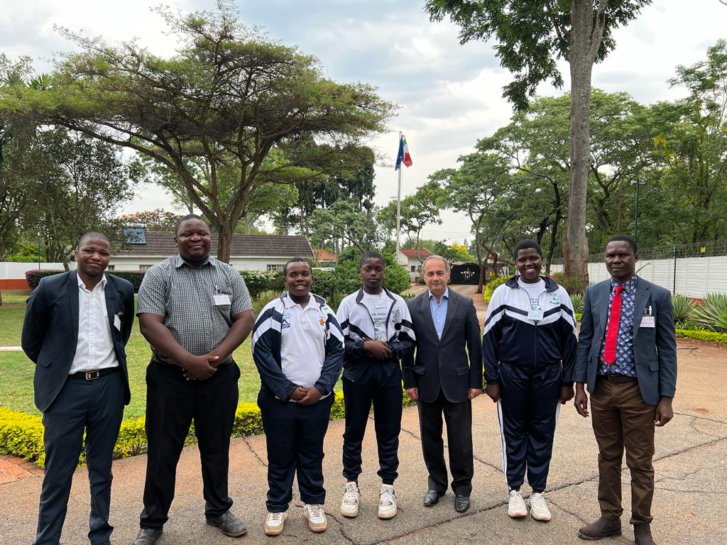 Cheziya bakajoka kuzwa Kumuzundano waChesi wa-Insi Yoonse Mbiizulwa