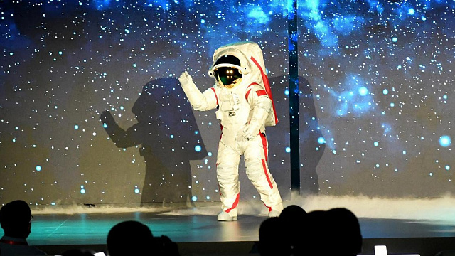 China unveils new spacesuit for lunar mission inspired by traditional art