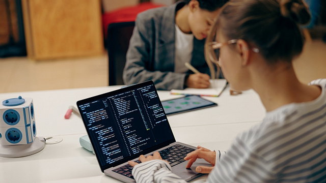 Artificial intelligence and programming to become core subjects for first year high school students in Egypt